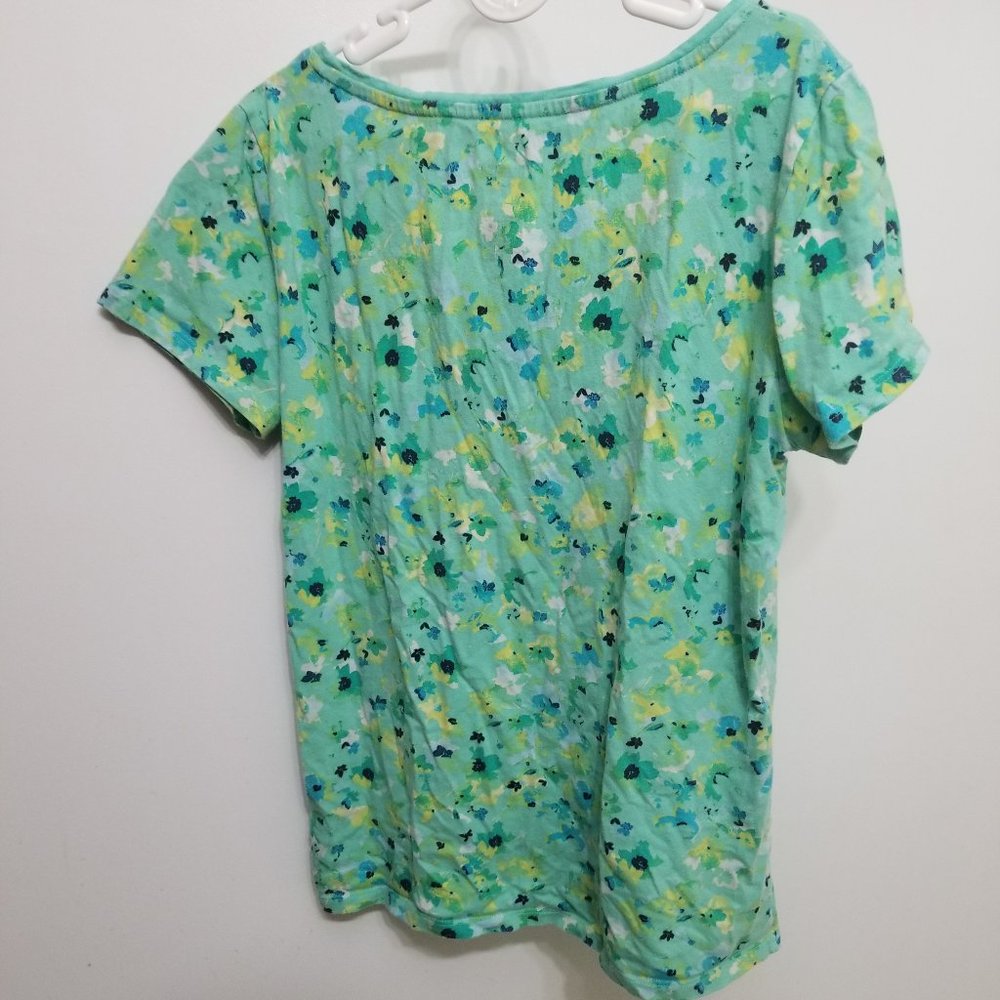 lovely floral green St. John's Bay women's M shirt - Picture 3 of 3